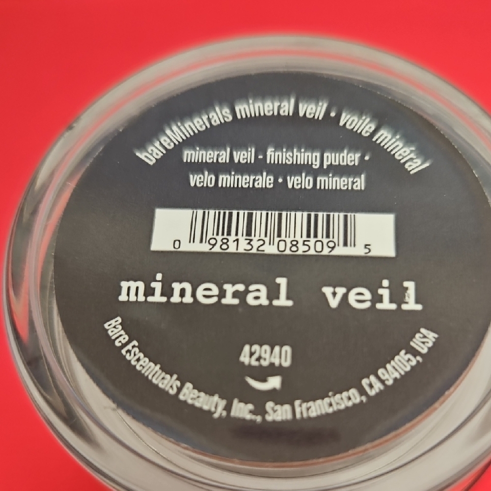 bareMinerals Mineral Veil Finishing Powder - Picture 2 of 3